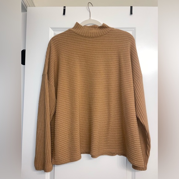 Forever 21 mock neck long sleeve/sweater - Picture 1 of 3